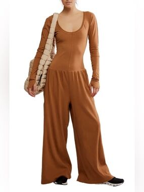 Free People Hot Shot Jumpsuit Long Sleeve Wide-Leg Solid Tan Women’s L
